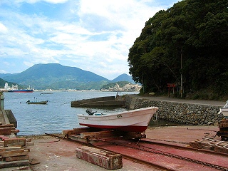 須崎湾を望む海沿い